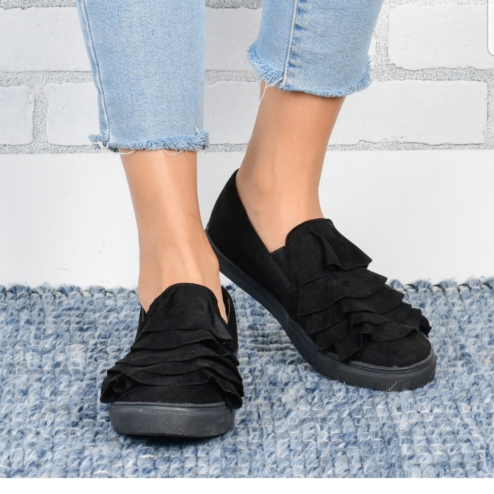 NEW Boutique Ruffles Slip-On Sneakers